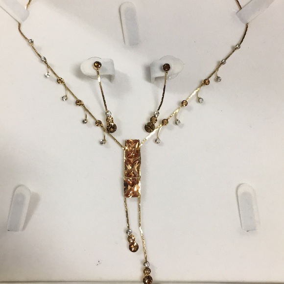 N•E•W Beautiful earrings and necklace set. - Picture 2 of 3